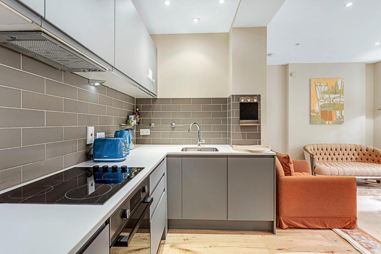 Beautiful Abode In Kensington Olympia Appartamento